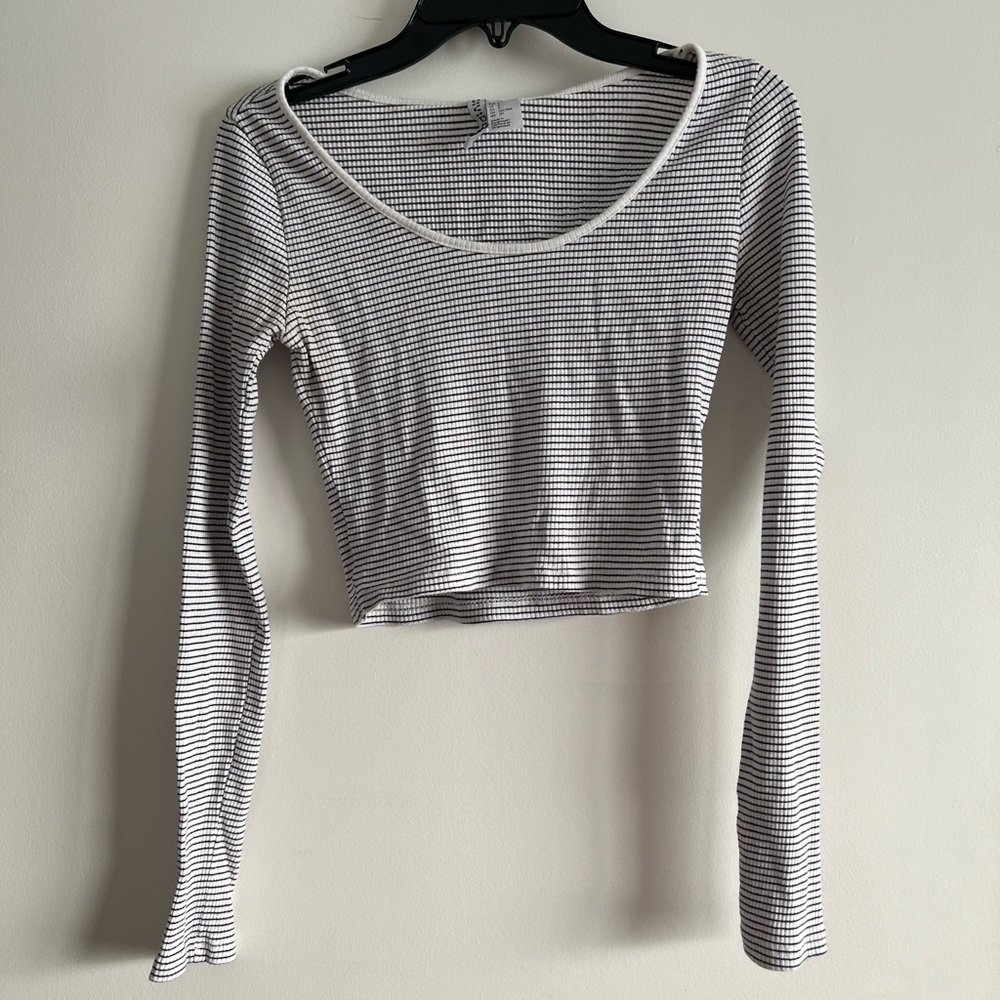 H&M Divided long sleeve striped crop top